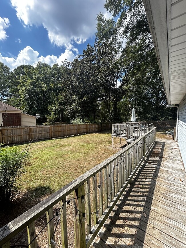 Photo - 333 S McCombs St