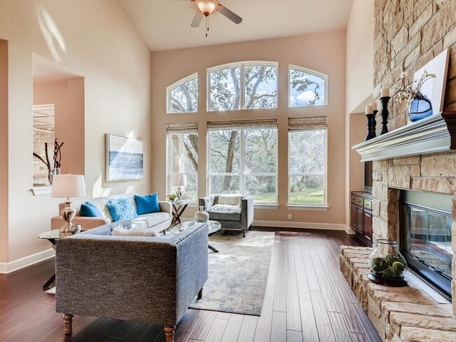 Photo - 215 Reveille Rd