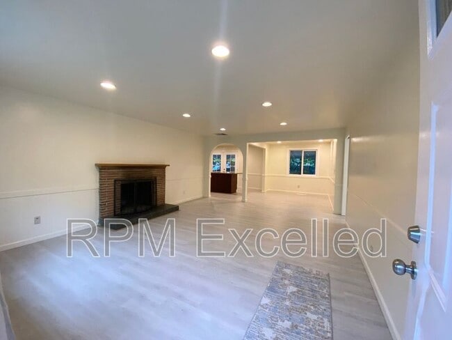 Photo - 3216 S 208th St