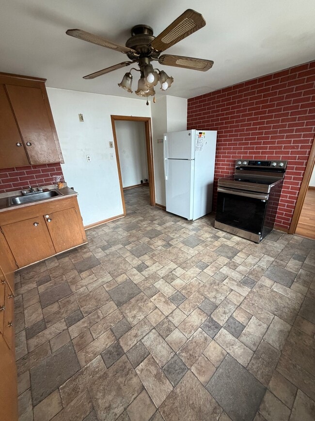 Photo - 100 Pilgrim Ave Unidad 2