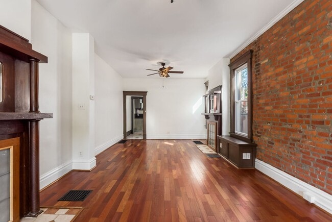 Photo - 254 Thurman Ave