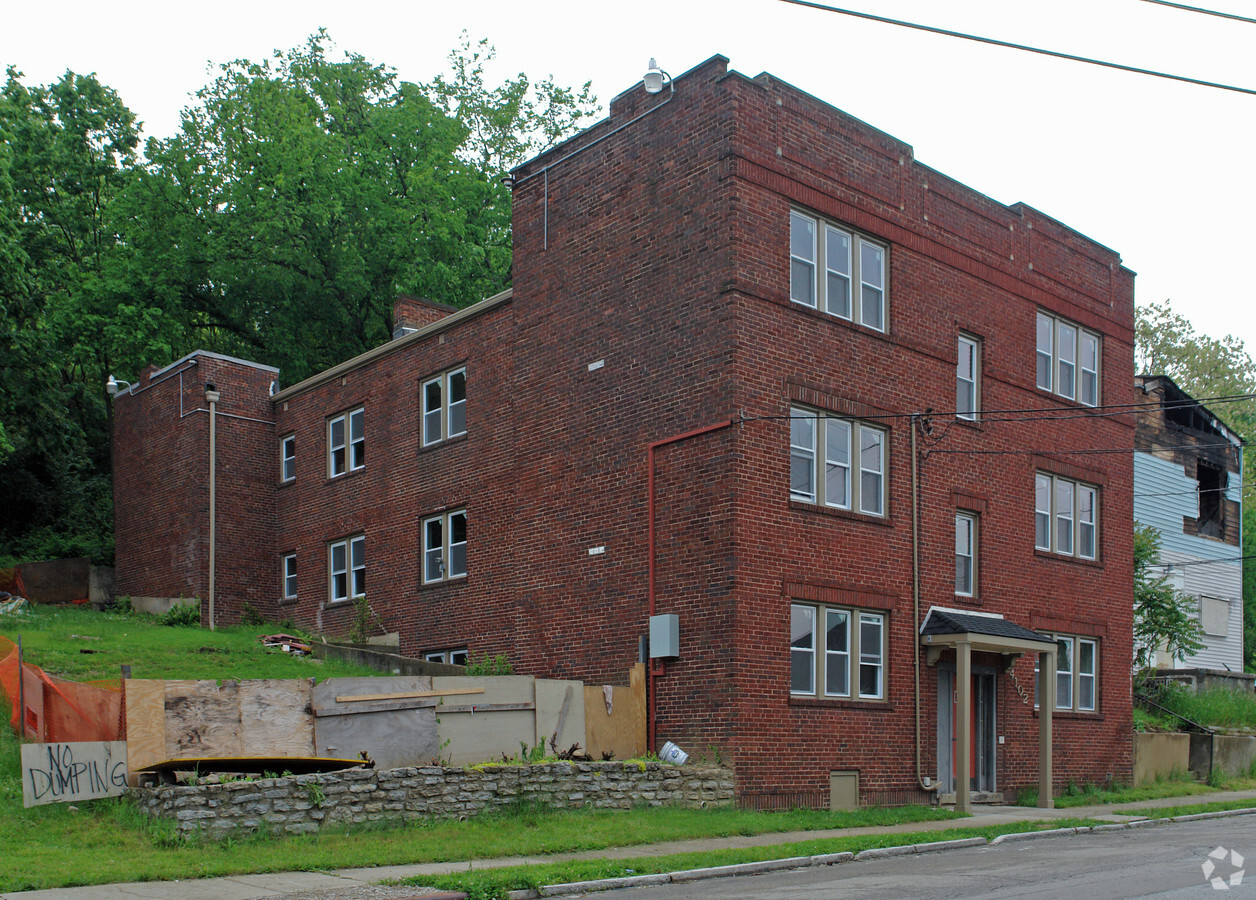 Emerson Place Apartments - Emerson Place Apartments