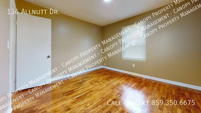 Photo - 136 Allnutt Dr