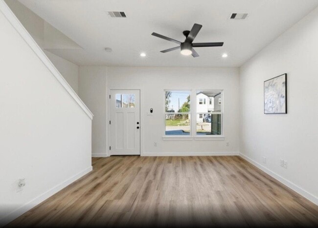 Photo - 7958 Henson St Unidad A