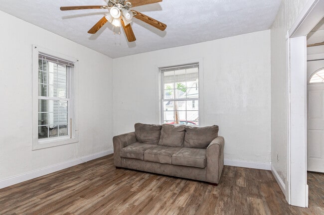 Photo - 459 Dallas St