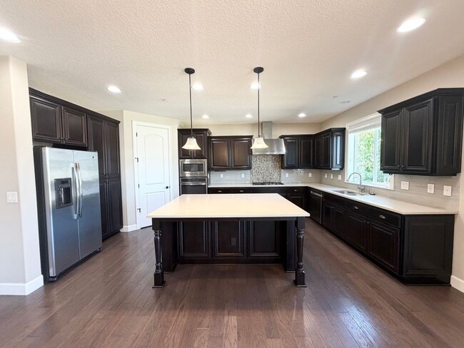 Photo - Beautiful 5 Bedroom with Den/Office and Large Bonus Room in Bethany Ridge!!!