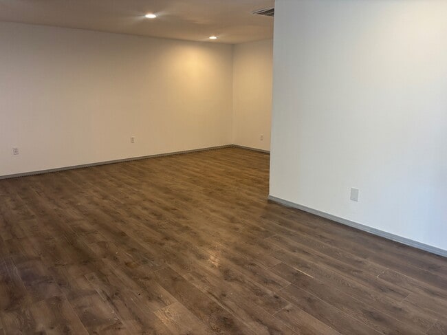 Photo - 1325 Circle Dr