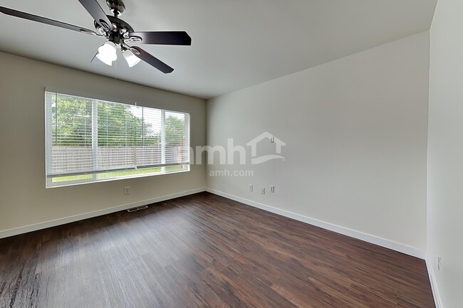 Photo - 16627 Greenleaf Ave SE