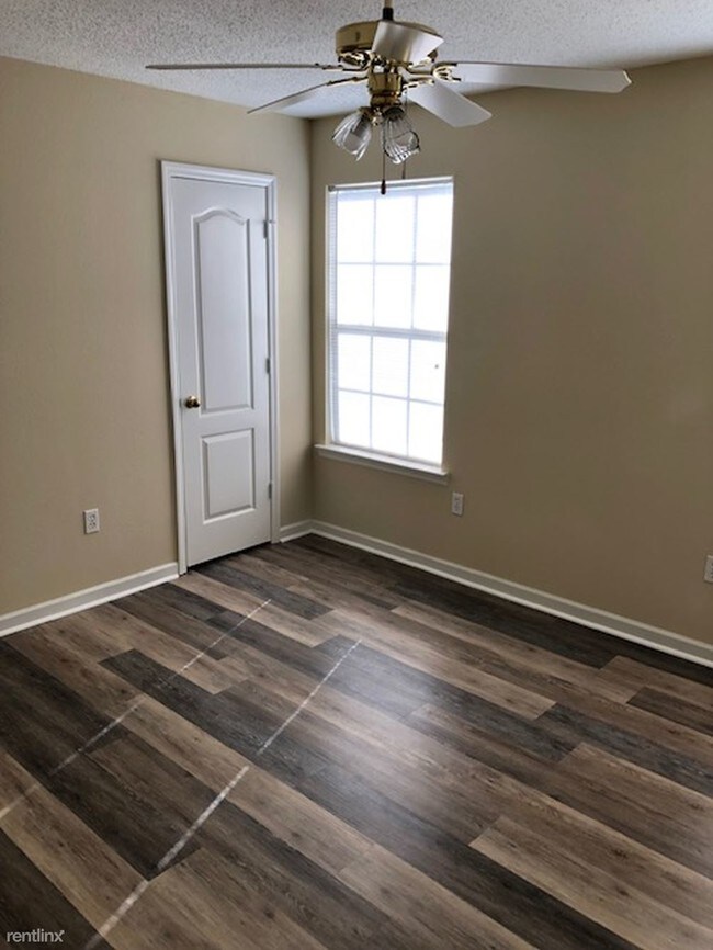 Photo - 2 br, 2 bath Condo - 929 Greystone Dr