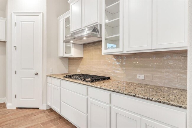 Photo - 210 Gulfton St