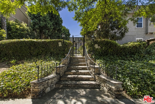 Photo - 1147 Westmoreland Ave Unidad 2