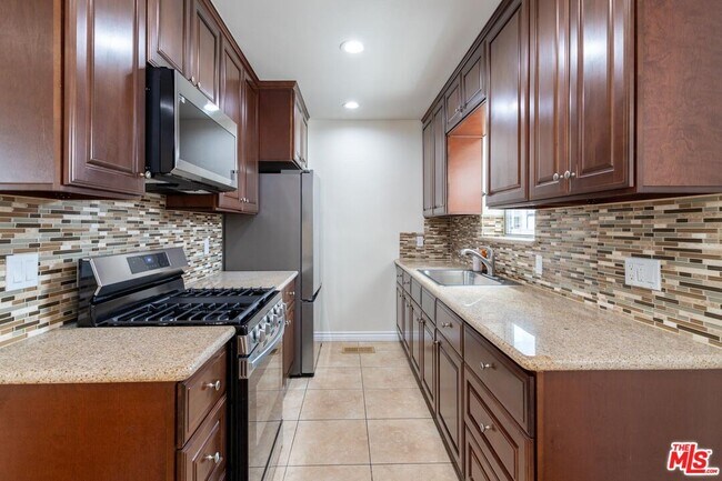 Photo - 200 W Palmer Ave Unit B