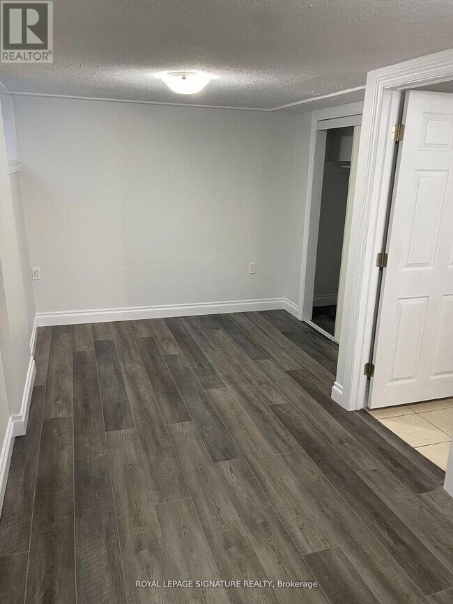 Photo - 8 Thorncroft Crescent