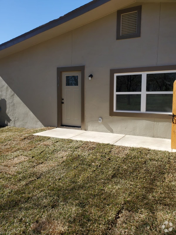 Building Photo - 118 Esmeralda Dr Rental