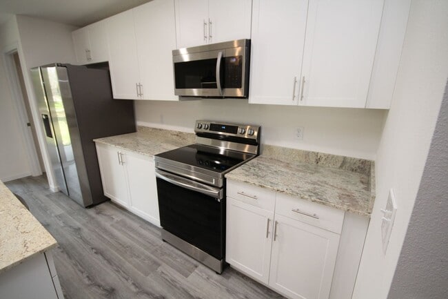 Photo - Beautiful 4 Bedroom, 2 Bathroom Home in Palm Bay!!