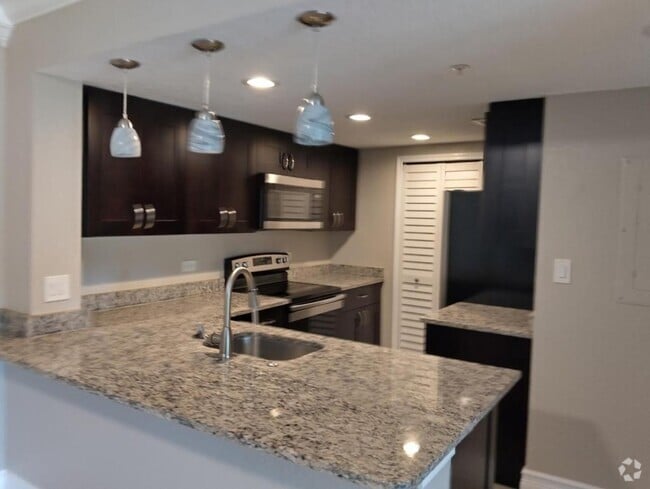 Building Photo - 2205 Belleair Rd Rental