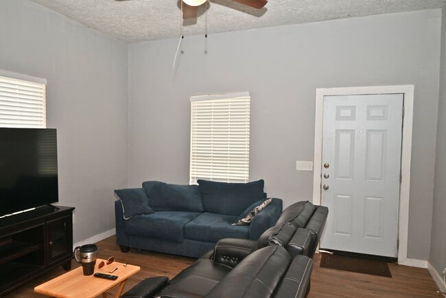 Photo - 1908 10th St Unit A