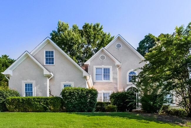 Building Photo - 111 Windsong Dr