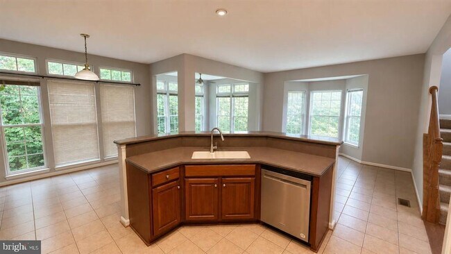 22099 Chelsy Paige Square