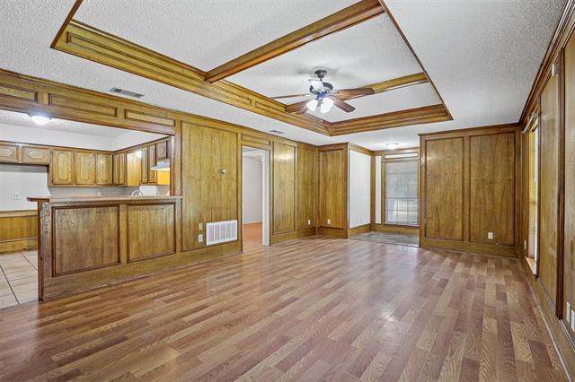 Photo - 219 E Pritchard Ln