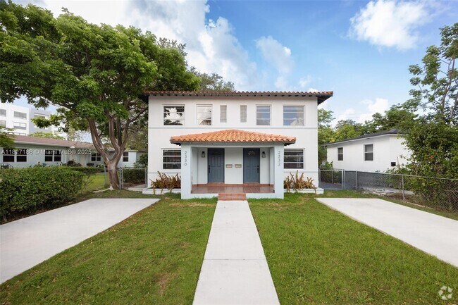 Building Photo - 2330 SW 26th Ln Rental