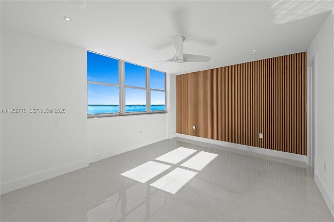Photo - 999 Brickell Bay Dr Unit 904