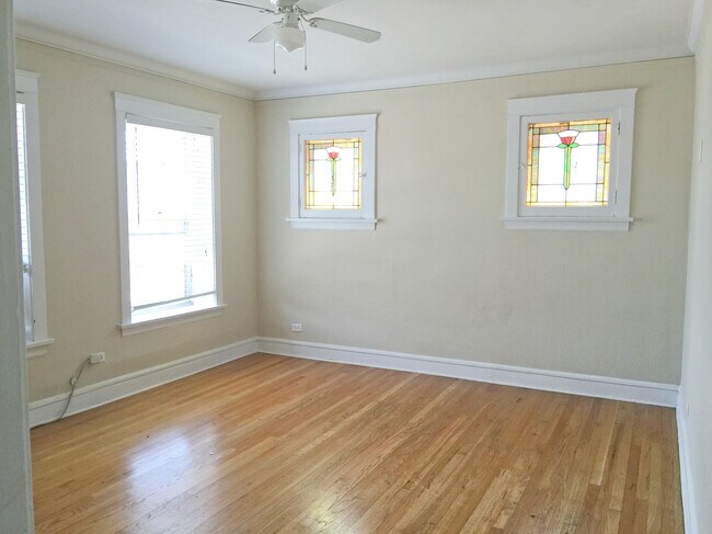 Photo - 411 Beloit-1A Unit 1A