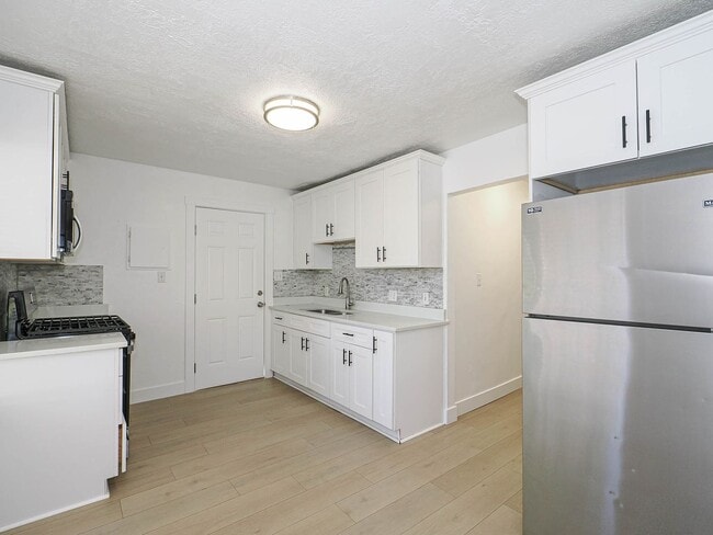 Photo - 3 Bed Bungalow Near BYU & UVU – Large Private Yard