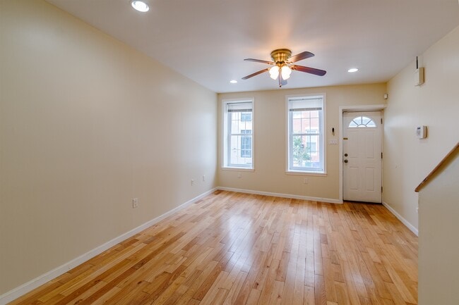 Photo - 2134 Sears St