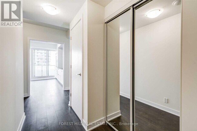 Photo - 2221 Yonge St Unit 5201
