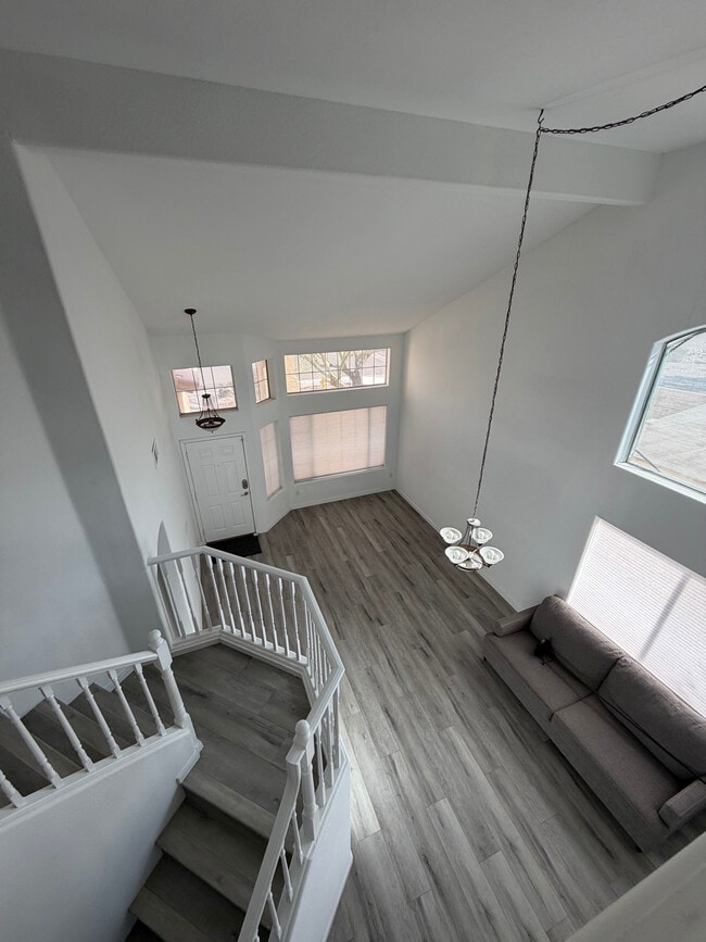 Photo - 1124 W Laurel Ave