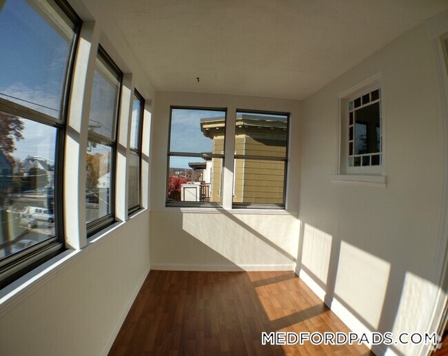 Building Photo - 294 Boston Ave Unit B Rental