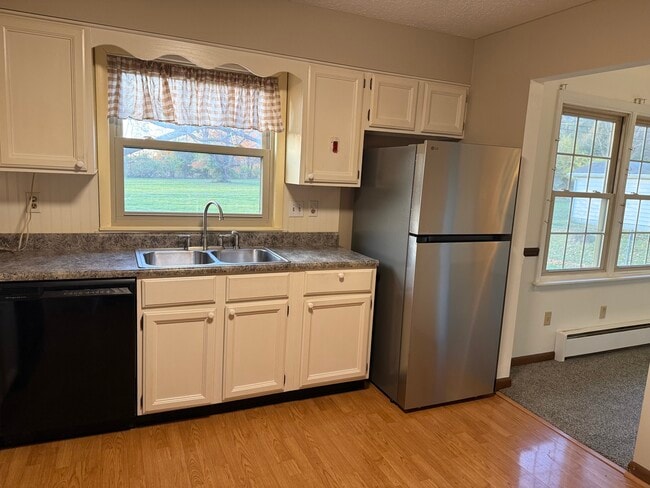 Photo - 18 Circle Dr