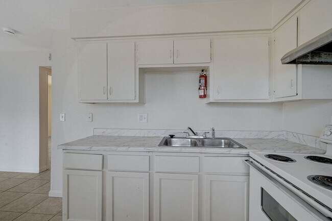Photo - Bright & Spacious 2-Bedroom in the Heart of Las Vegas!