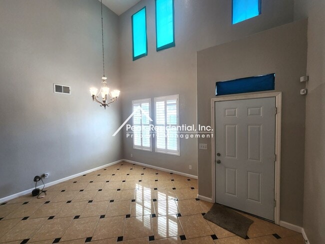 Photo - Spacious Stockton 5bd/3ba back up to Elkhorn Golf Club