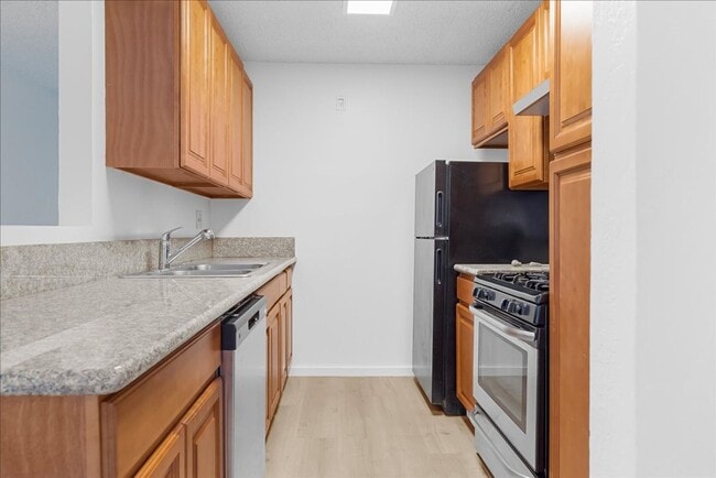 Photo - 18620 Hatteras St Unidad 233