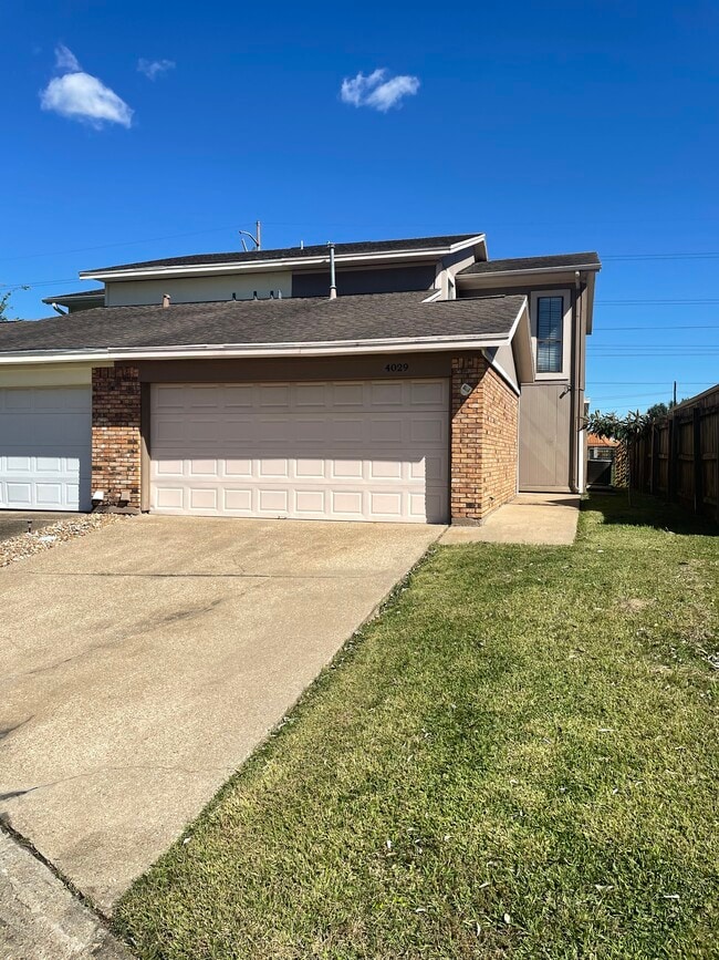 Building Photo - 4029 Heatherbrook Ct