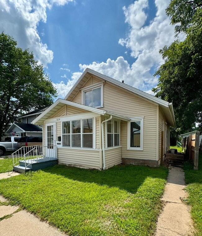 Building Photo - Rochester MN 3 bedrooms, 2 bathrooms, and ... Rental