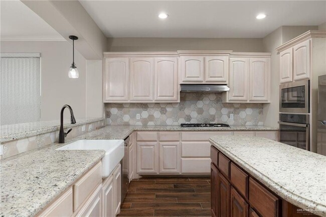 Photo - 25 Amistad Cir