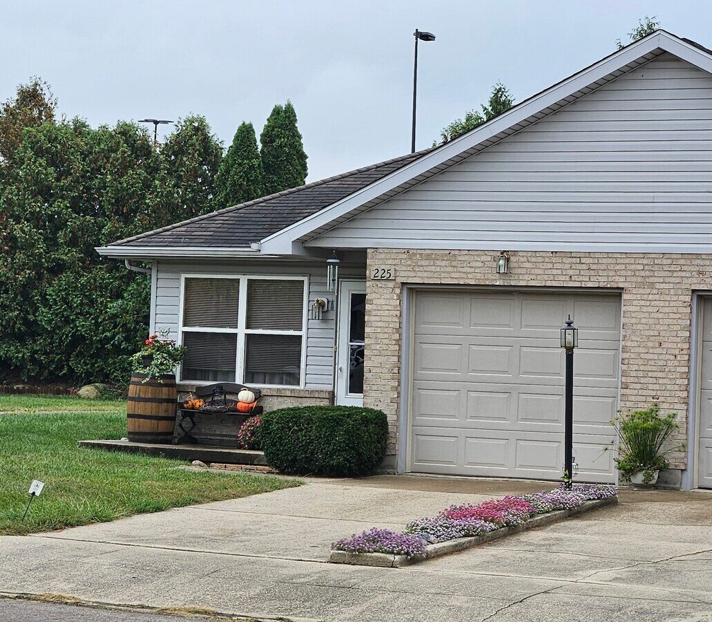 Photo - 225 Delaware Crossing