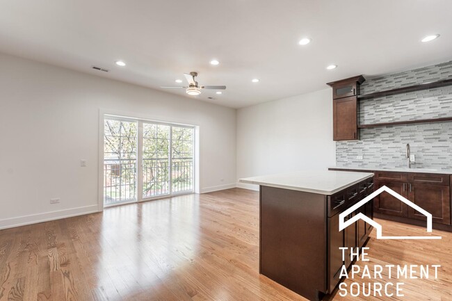Building Photo - 3329 N Avers Ave