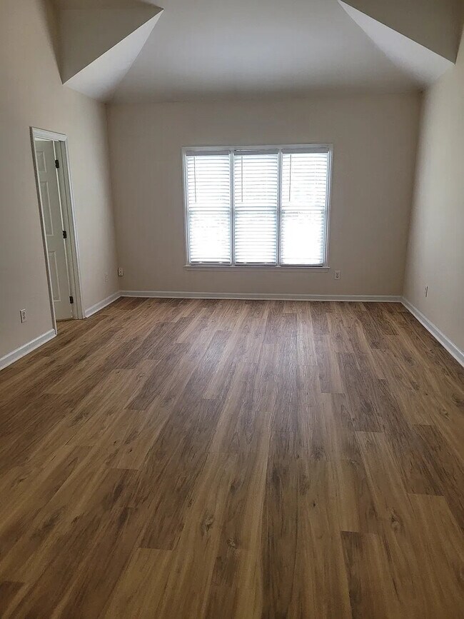 Photo - Room in Townhome on Vinca Cir