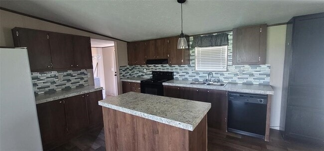 Photo - 28625 Clay Rd