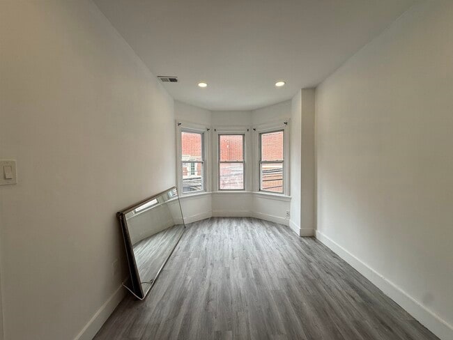 Photo - 270 1/2 Summit Ave Unit 3rd fl