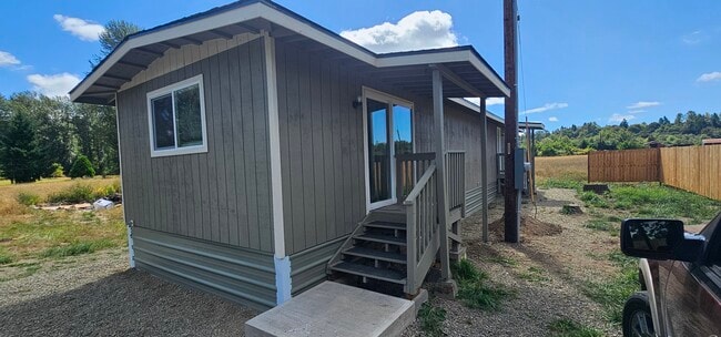 Building Photo - 109 Ray Rd W Rental