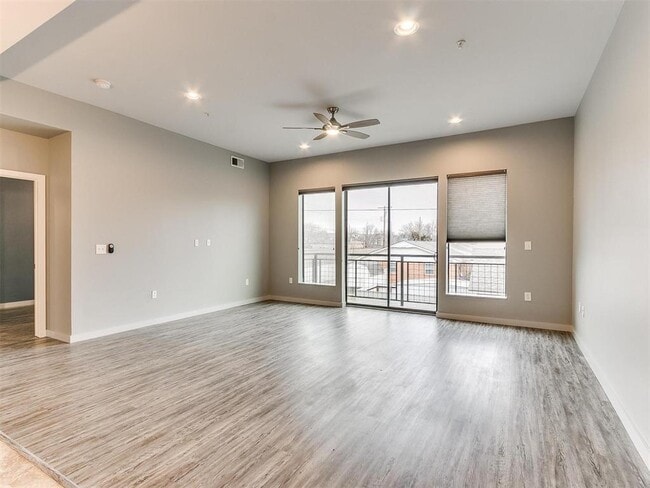 Photo - 401 Boyd St Unit 211