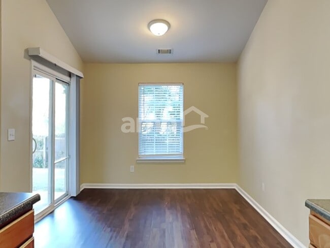 Photo - 12 Comesee Ct