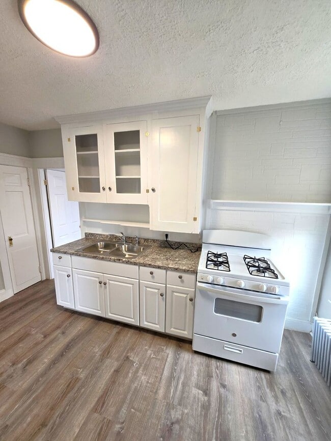 Photo - 161 Montgomery St Unidad 8