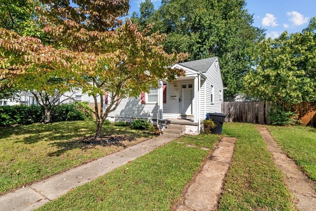 Building Photo - 3002 Woodrow St