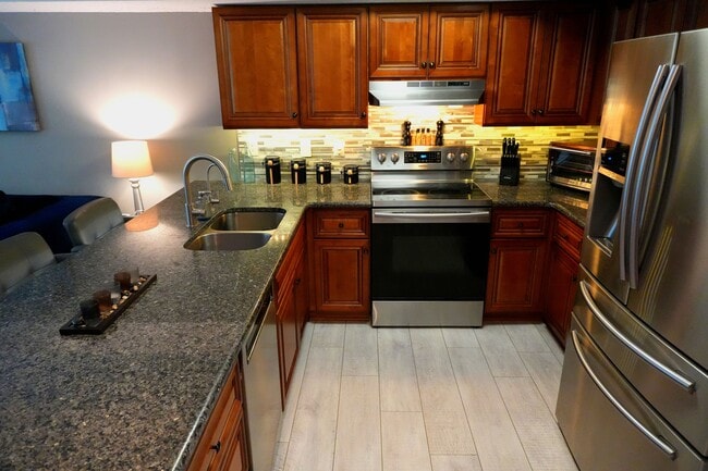 Photo - 932 Kingsbury Dr